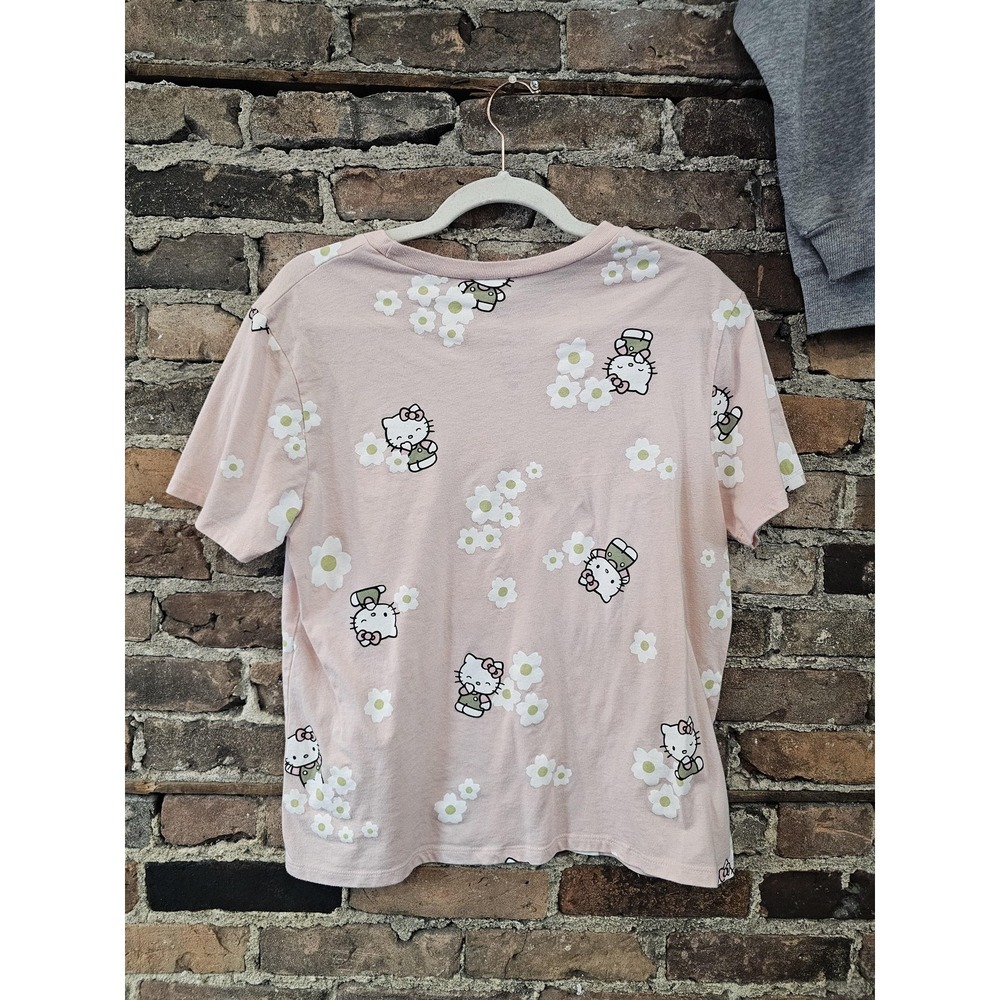 Hello Kitty Love Tribe Shirt Womens Medium Pink Floral Daisy Allover Graphic Tee - Picture 2 of 5